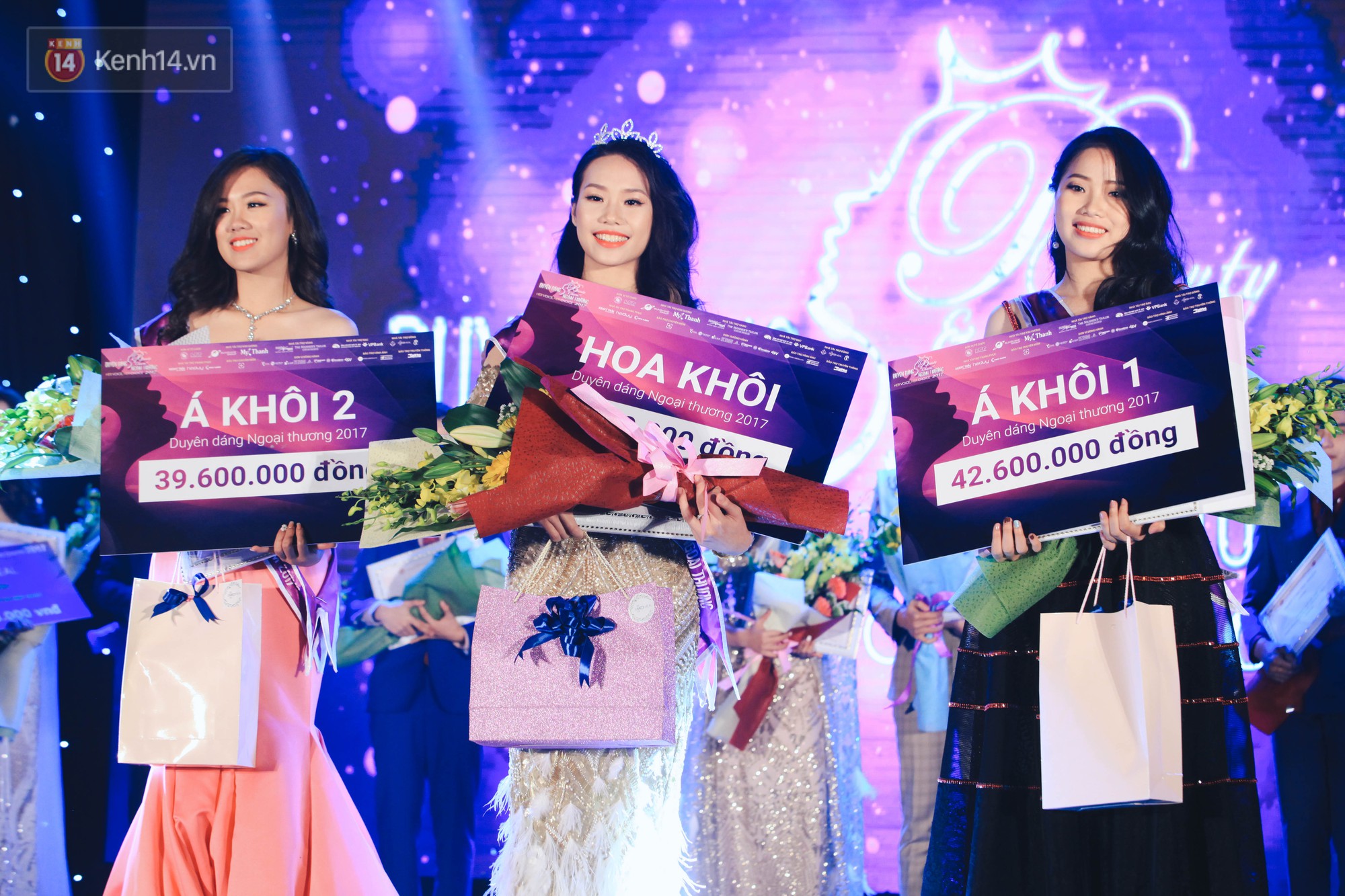 Đêm Chung kết Beauty and Charm 2017: Ngoại thương đúng là ngôi trường của các hoa hậu rồi! - Ảnh 5. Đêm Chung kết Beauty and Charm 2017: Ngoại thương đúng là ngôi trường của các hoa hậu rồi! - Ảnh 5.