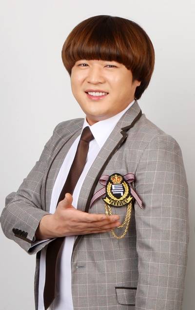 Shindong (Super Junior) bị netizen ném đá tơi tả khi khoe ảnh gương mặt thon gọn sau khi giảm cân - Ảnh 3.