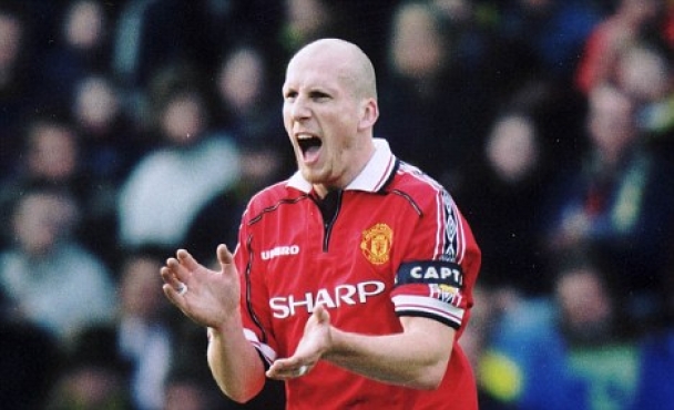Jaap Stam, 3 năm x&acirc;y một tượng đ&agrave;i bất tử - Ảnh 6.