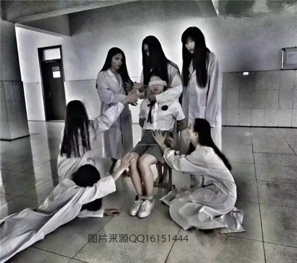 Yếu tim, đừng dại mà xem bộ ảnh kỷ yếu kinh dị của các nữ sinh y khoa Trung Quốc - Ảnh 7.