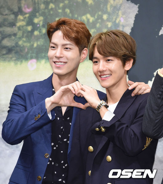 Baekhyun (EXO) được nam diễn vi&ecirc;n nổi tiếng Hong Jong Hyun thừa nhận rất y&ecirc;u mến v&igrave; qu&aacute; dễ thương - Ảnh 1.