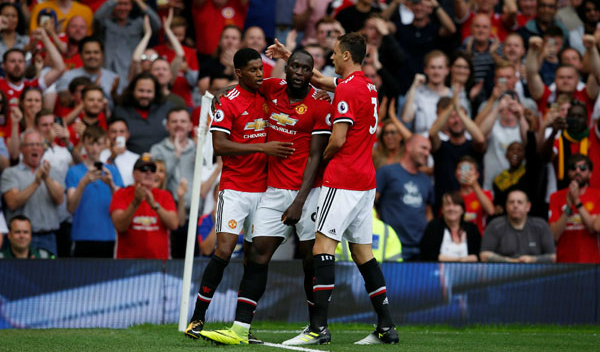 Jose Mourinho: &ldquo;Kẻ th&ocirc;ng minh kh&ocirc;ng bao giờ mua sắm ng&agrave;y cuối&rdquo; - Ảnh 1.