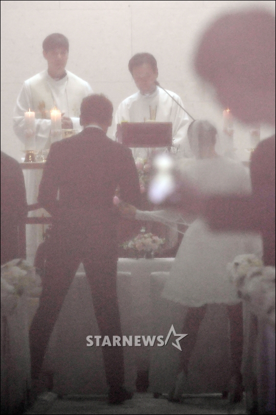 HOT: Rò rỉ hình ảnh hiếm hoi Kim Tae Hee và Bi Rain hạnh phúc thề nguyện bên trong đám cưới thế kỷ - Ảnh 8.