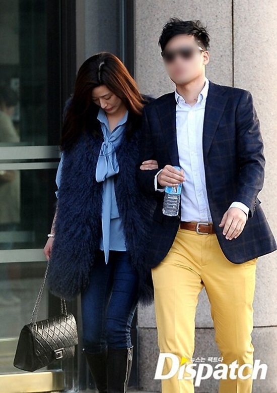 Mợ chảnh Jeon Ji Hyun gây tranh cãi khi mặc đồ sang chảnh đi mua sắm cùng chồng CEO - Ảnh 6.