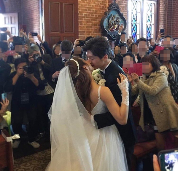 Sau hôn lễ đẹp nhất xứ Hàn, fan rần rần vì ngoại hình như tài tử của chú rể kém Bada 9 tuổi - Ảnh 6.