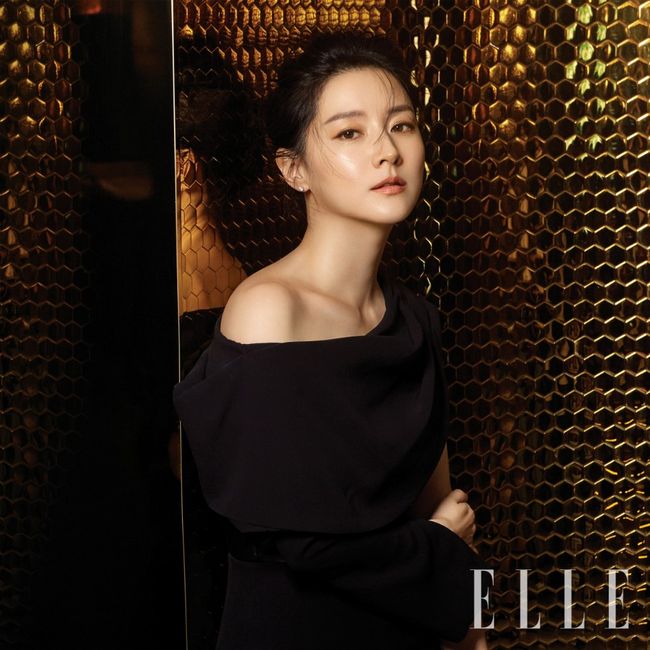 2 bà hoàng Lee Young Ae và Jeon Ji Hyun đụng độ: Quá mãn nhãn và không chỉ còn là đọ nhan sắc - Ảnh 3.