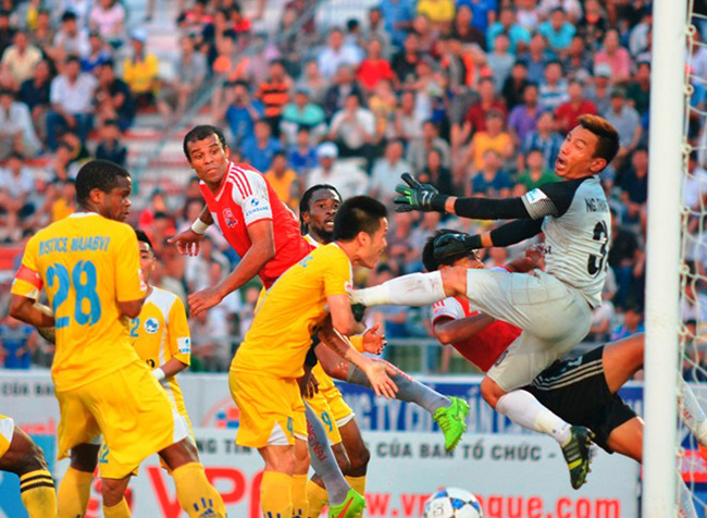 V&ograve;ng 22 V-League: Ai b&aacute;n, ai mua? - Ảnh 2.