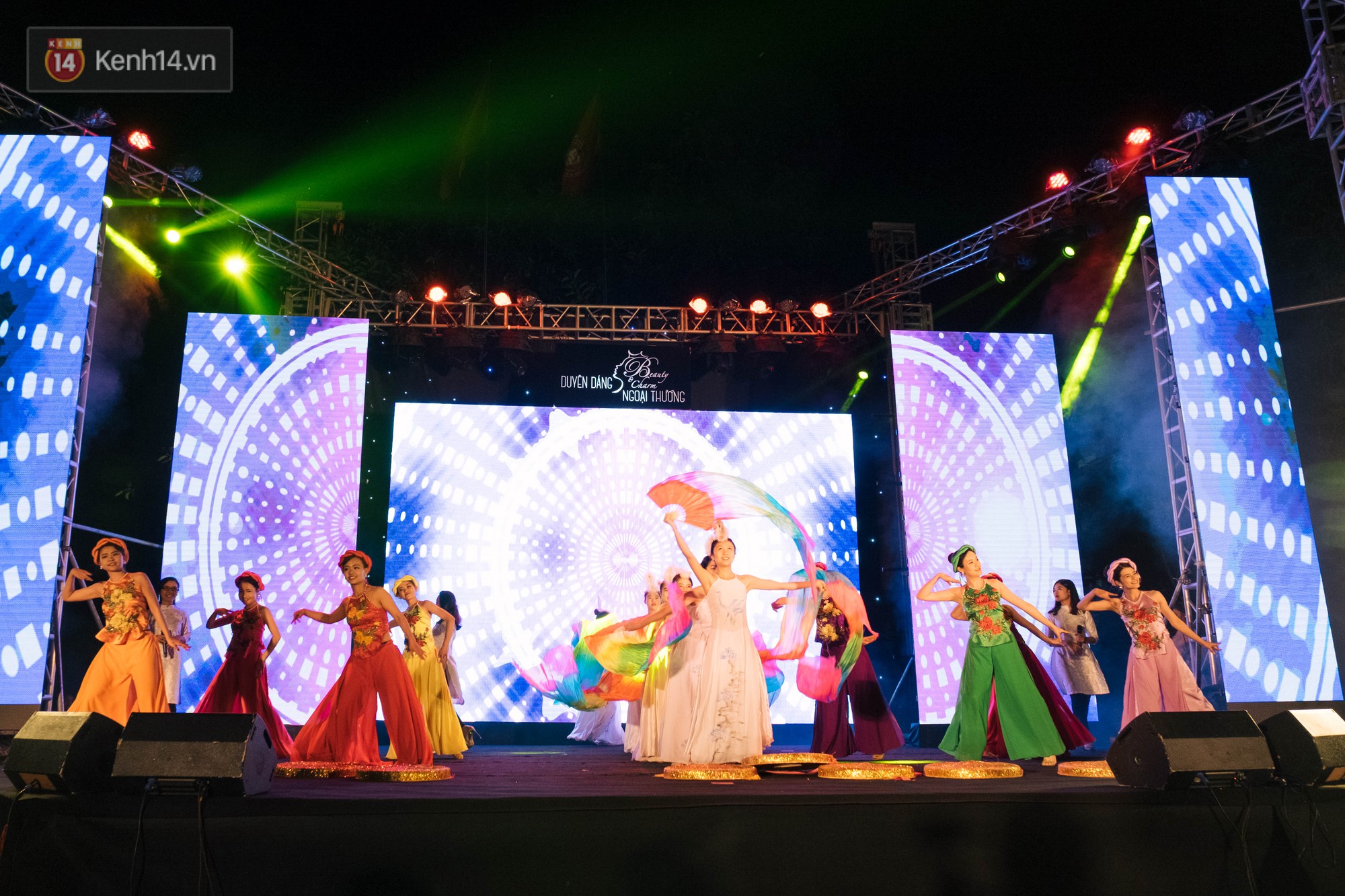 Đêm Chung kết Beauty and Charm 2017: Ngoại thương đúng là ngôi trường của các hoa hậu rồi! - Ảnh 12. Đêm Chung kết Beauty and Charm 2017: Ngoại thương đúng là ngôi trường của các hoa hậu rồi! - Ảnh 12.
