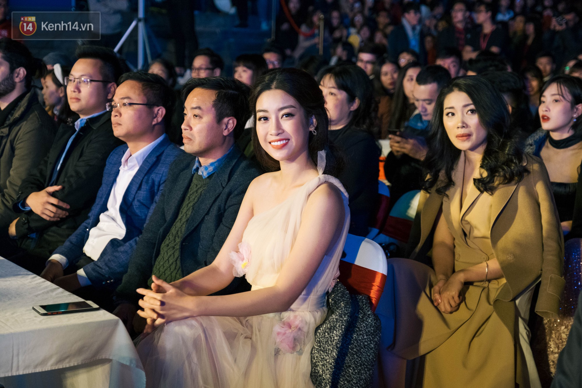 Đêm Chung kết Beauty and Charm 2017: Ngoại thương đúng là ngôi trường của các hoa hậu rồi! - Ảnh 11. Đêm Chung kết Beauty and Charm 2017: Ngoại thương đúng là ngôi trường của các hoa hậu rồi! - Ảnh 11.