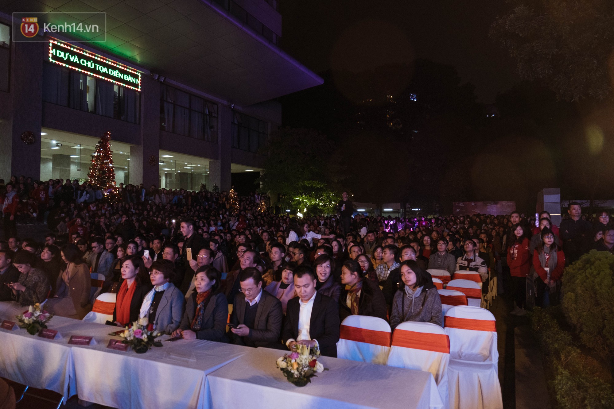 Đêm Chung kết Beauty and Charm 2017: Ngoại thương đúng là ngôi trường của các hoa hậu rồi! - Ảnh 8. Đêm Chung kết Beauty and Charm 2017: Ngoại thương đúng là ngôi trường của các hoa hậu rồi! - Ảnh 8.