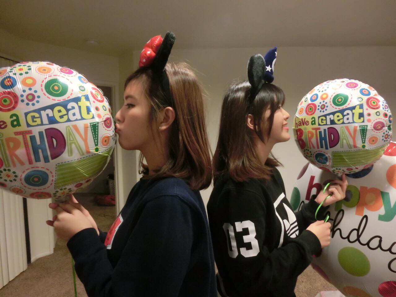 Cặp chị em sinh đôi hot nhất MXH Trúc Anh - Trâm Anh: Dạo này 1 đứa mập hơn thì mới có người phân biệt được! - Ảnh 16. Cặp chị em sinh đôi hot nhất MXH Trúc Anh - Trâm Anh: Dạo này 1 đứa mập hơn thì mới có người phân biệt được! - Ảnh 16.