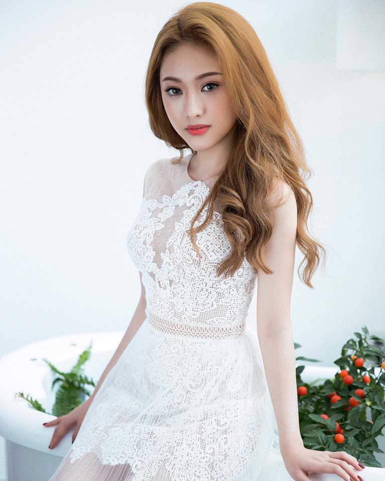 Midu công khai lên tiếng việc chạm trán Thúy Vi ngoài phố đi bộ - Ảnh 4. Midu công khai lên tiếng việc chạm trán Thúy Vi ngoài phố đi bộ - Ảnh 4.