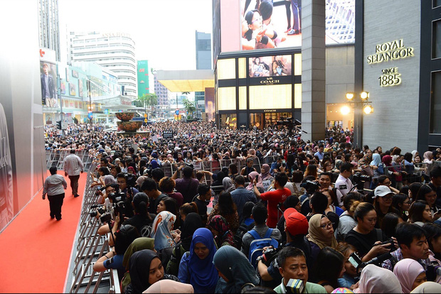 Bom tấn 500 tỉ của So Ji Sub v&agrave; Song Joong Ki ch&iacute;nh thức cập bến, fan Việt h&atilde;y sẵn s&agrave;ng! - Ảnh 7.