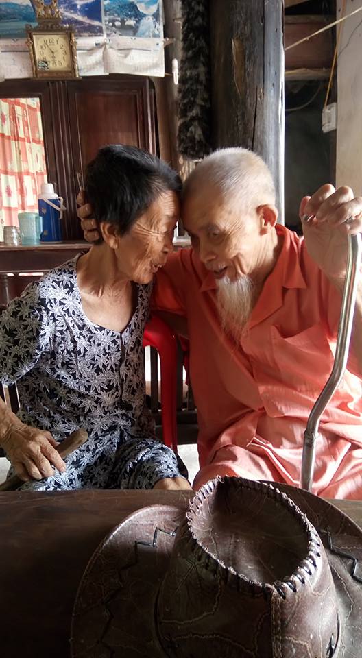 Tình bạn khác giới quá đẹp của cụ ông và cụ bà suốt gần 90 năm khiến cư dân mạng ngưỡng mộ - Ảnh 2. Tình bạn khác giới quá đẹp của cụ ông và cụ bà suốt gần 90 năm khiến cư dân mạng ngưỡng mộ - Ảnh 2.