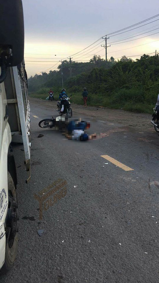 Biên Hòa: Đâm trực diện vào đầu xe tải, người đàn ông tử vong ngay tại chỗ - Ảnh 3.