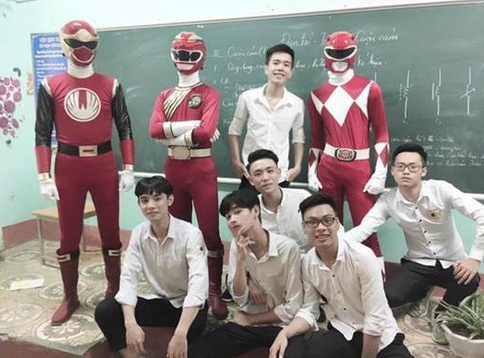 Độc nhất vô nhị: Trường THPT ở Lào Cai có cả siêu nhân đến dự lễ khai giảng! - Ảnh 6.