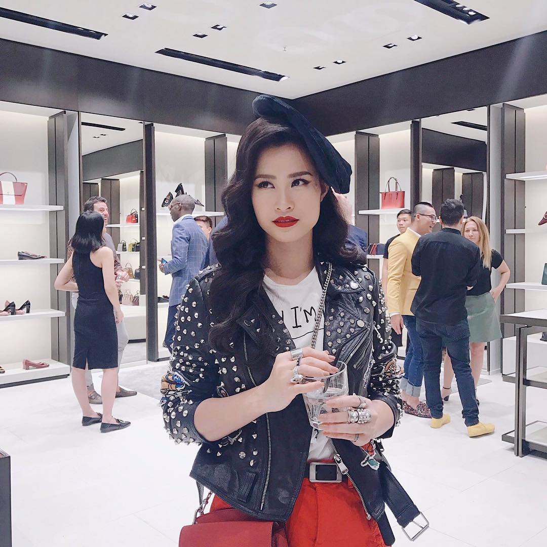 Đăng ảnh Hà Hồ đội mũ nồi và bình luận về cách đội đúng, liệu stylist Lê Minh Ngọc có ngầm đá xéo Chi Pu? - Ảnh 4. Đăng ảnh Hà Hồ đội mũ nồi và bình luận về cách đội đúng, liệu stylist Lê Minh Ngọc có ngầm đá xéo Chi Pu? - Ảnh 4.