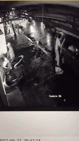 Tài xế Uber lên tiếng sau đoạn clip kéo giật khách hàng 70 tuổi ra khỏi xe ở Sài Gòn - Ảnh 3.