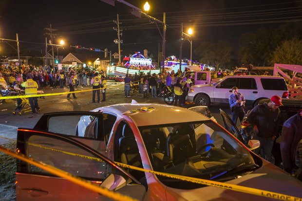 Xe tải lao vào đám đông ở New Orleans, hàng chục người bị thương nặng - Ảnh 1.