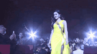 Clip: Huyền My tỏa sáng với bộ đầm nổi bật, tự tin trong phần giới thiệu tại Miss Grand International 2017 - Ảnh 2.