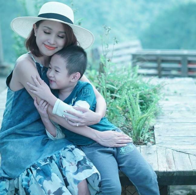 5 hot girl xinh đẹp, nổi tiếng 1 thời nhưng lận đận tình duyên - Ảnh 22. 5 hot girl xinh đẹp, nổi tiếng 1 thời nhưng lận đận tình duyên - Ảnh 22.