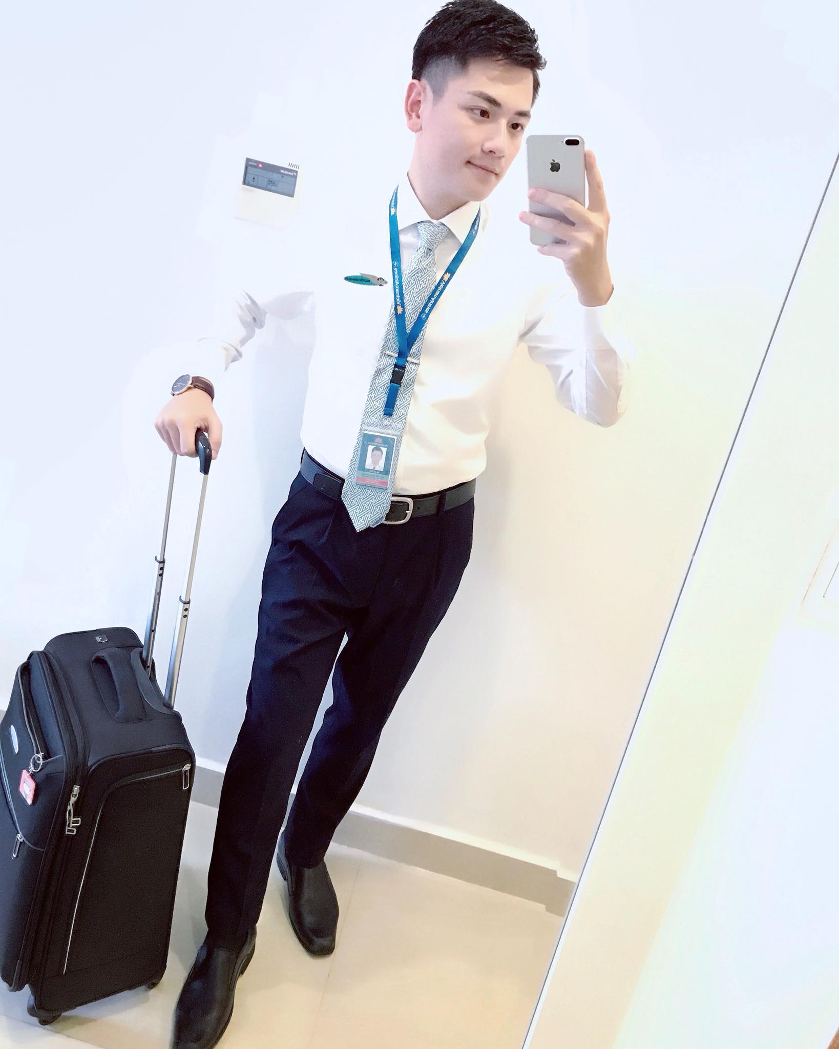 Đi máy bay bao lâu cũng không mệt nếu có dàn tiếp viên chuẩn soái thế này - Ảnh 7. Đi máy bay bao lâu cũng không mệt nếu có dàn tiếp viên chuẩn soái thế này - Ảnh 7.