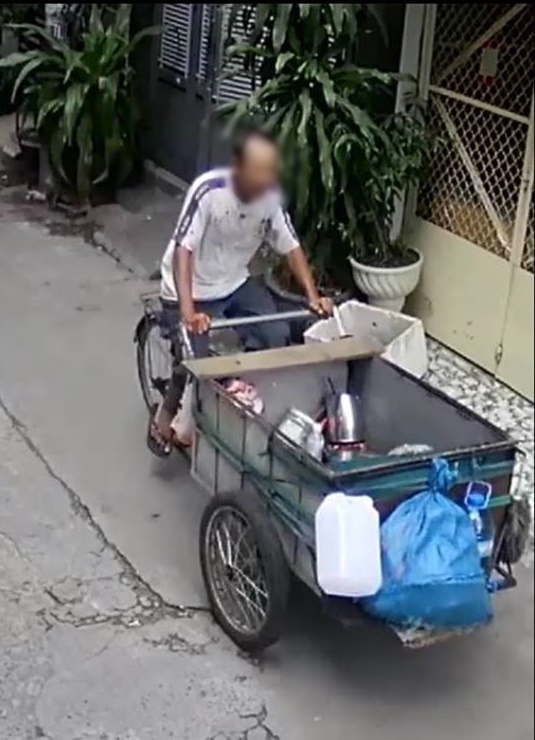 Trích xuất hình ảnh từ camera, truy tìm người đàn ông nhặt phế liệu giết bạn nhậu ở Sài Gòn - Ảnh 2.