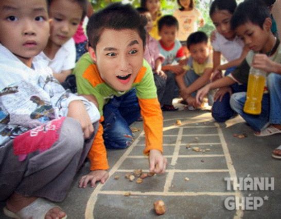 Ngắm loạt ảnh ghép siêu có tâm này, fan nào cũng thầm ước: Giá mà showbiz bình yên được đến thế! - Ảnh 3.