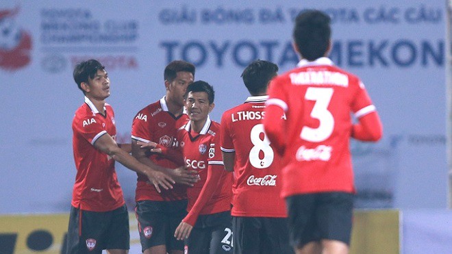 S.Khánh Hòa phải bỏ lối đá hoa mỹ vì Muangthong United quá mạnh - Ảnh 1.