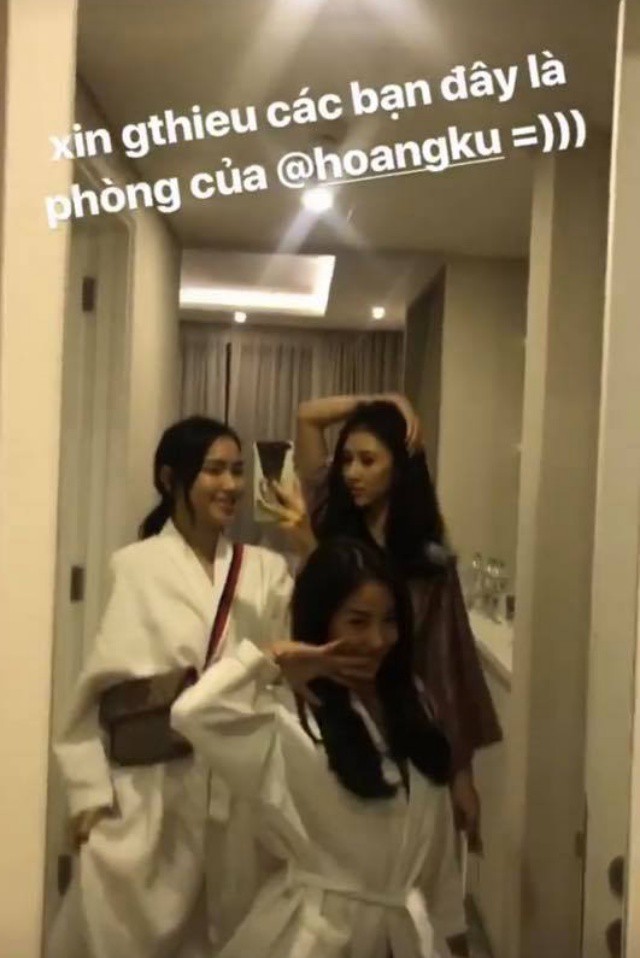 Khoảnh khắc hot nhất ngày: Khi 4 hotgirl hàng đầu chị chị em em sát cánh cùng nhau! - Ảnh 3. Khoảnh khắc hot nhất ngày: Khi 4 hotgirl hàng đầu chị chị em em sát cánh cùng nhau! - Ảnh 3.