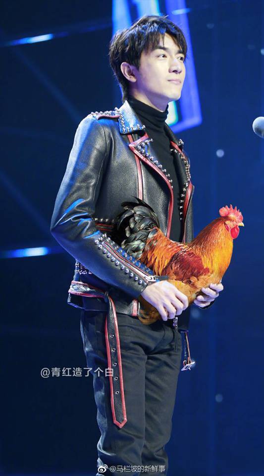 Huỳnh Hiểu Minh - Phạm Băng Băng - Dương Mịch: Nhận cúp giờ lỗi mốt rồi, bây giờ phải nhận được củ cải, phích nước mới là chất chơi - Ảnh 6.