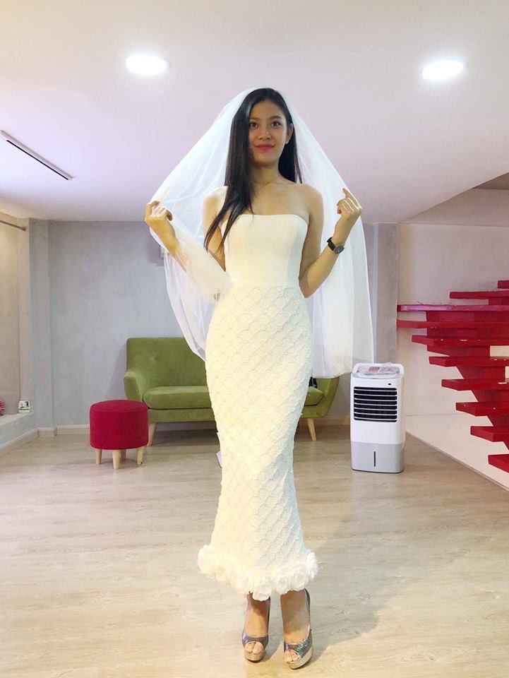 Chúng Huyền Thanh mặc đầm lộng lẫy, rạng rỡ đi chụp ảnh cưới với bạn trai - Ảnh 4. Chúng Huyền Thanh mặc đầm lộng lẫy, rạng rỡ đi chụp ảnh cưới với bạn trai - Ảnh 4.