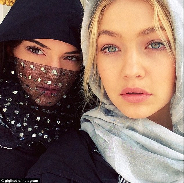 Gigi Hadid và Kendall Jenner - cặp tri kỷ chân dài, quyến rũ và đẹp đôi nhất quả đất! - Ảnh 13.