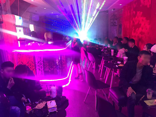 Quán trà sữa mang phong cách quán bar khiến cư dân mạng thích thú rủ nhau check-in - Ảnh 3. Quán trà sữa mang phong cách quán bar khiến cư dân mạng thích thú rủ nhau check-in - Ảnh 3.