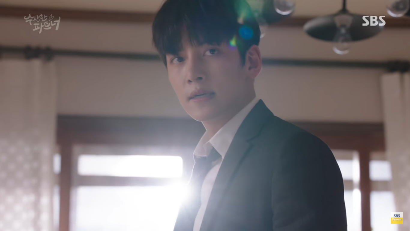 “Đối Tác Đáng Ngờ”: Ji Chang Wook tỏa hào quang sát gái, nữ chính liền đổ gục! - Ảnh 5.