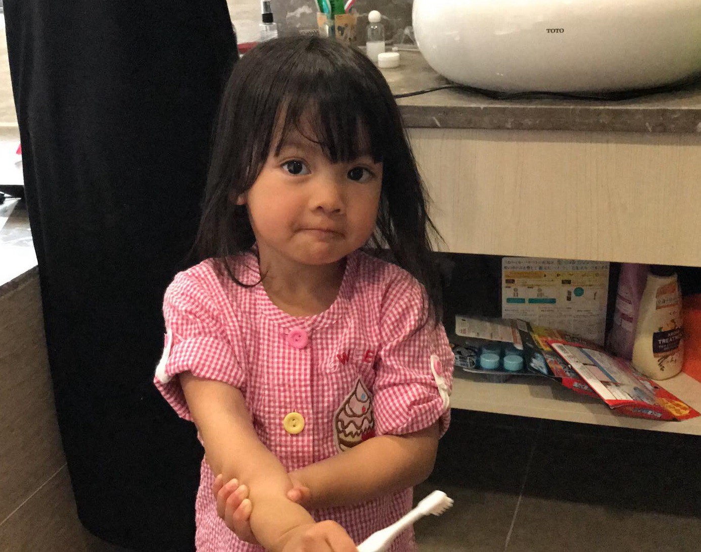 4 cô bé trong hội bạn thân nhí: Nhóc thì điệu và thích soi gương, nhóc lại bà già ưa lý luận - Ảnh 9.