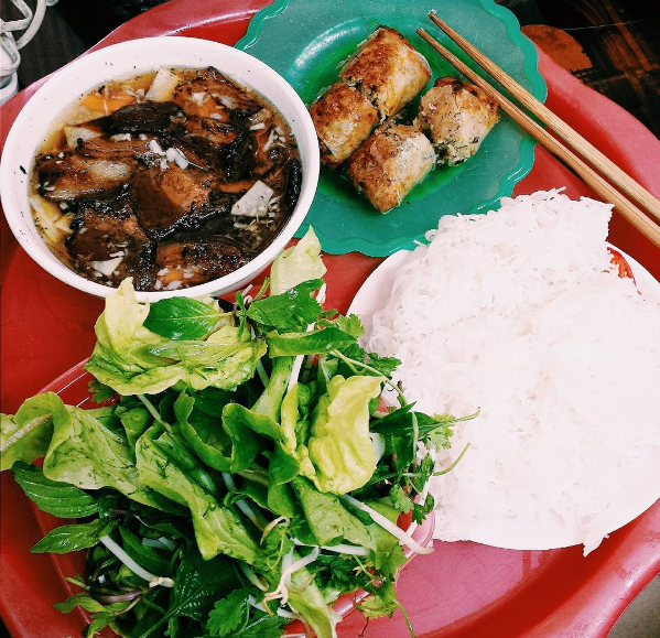 10 món ăn đường phố Việt Nam được CNN hết lời khen ngợi - Ảnh 6.