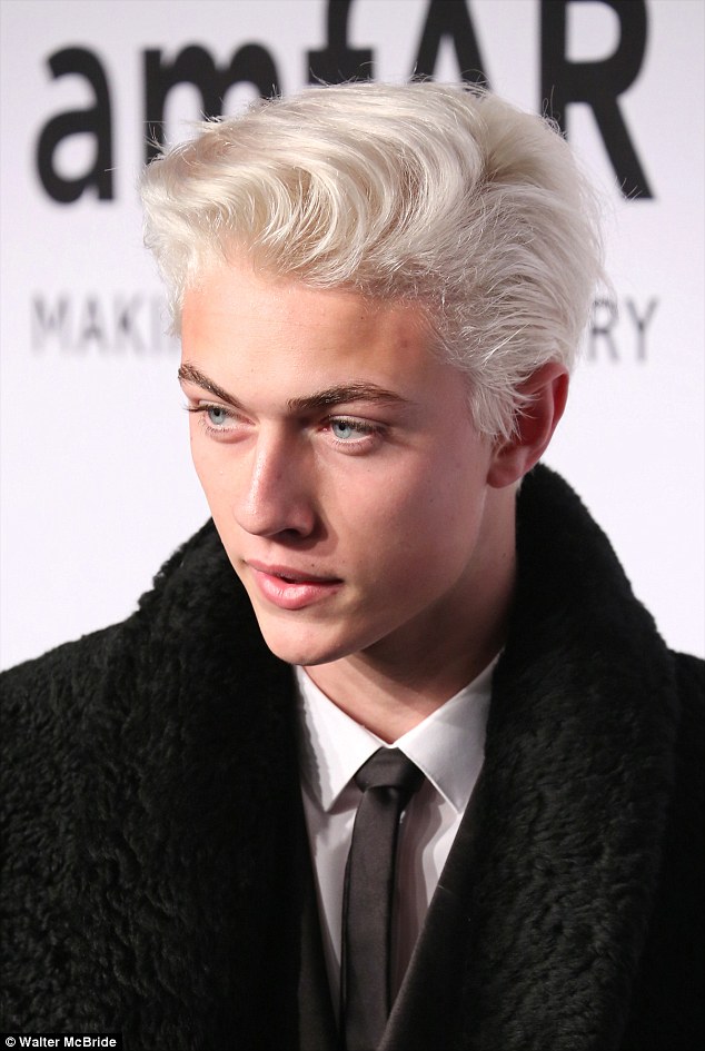 Chẳng ngờ từ cậu bé răng hô này, Lucky Blue Smith đã trở thành mỹ nam đẹp nhất làng mốt! - Ảnh 10.