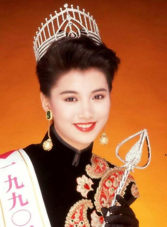 Hơn 30 năm qua, các thế hệ Hoa hậu Hồng Kông dần tuột sắc đến thảm hại - Ảnh 2.