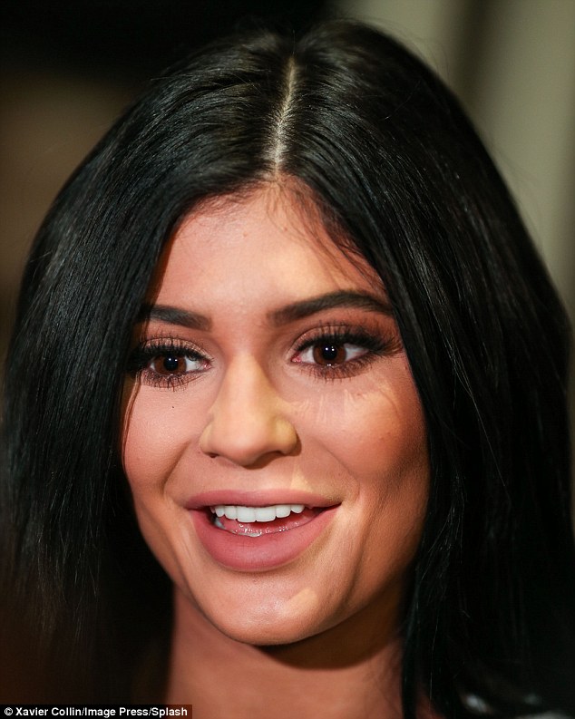 Kylie Jenner và hành trình bơm môi nâng mông thành hot girl số 1 thế giới - Ảnh 25.