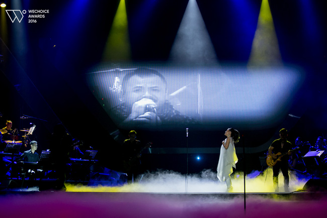 Diva Hồng Nhung khiến cả khán phòng nghẹn lại với Ngày hôm qua - Tháng 12 song ca cùng cố nghệ sĩ Trần Lập - Ảnh 3.