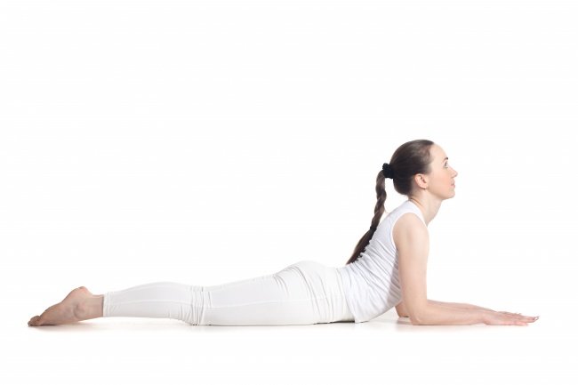 Mách bạn nữ trọn bộ bí kíp 7 thế yoga giúp ngực không chảy xệ - Ảnh 7.