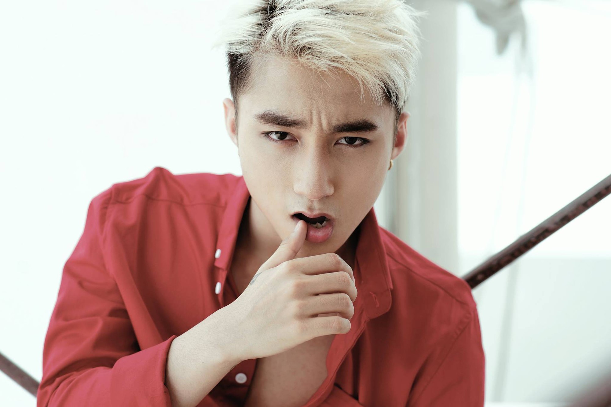 Sơn Tùng M-TP là ca sĩ Việt Nam đầu tiên có kênh Youtube cán mốc 2 triệu lượt follow - Ảnh 2. Sơn Tùng M-TP là ca sĩ Việt Nam đầu tiên có kênh Youtube cán mốc 2 triệu lượt follow - Ảnh 2.