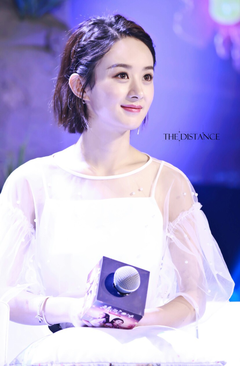 Tưởng chừng sến súa, điệu chảy nước nhưng đây lại là kiểu tóc đang được loạt sao Hoa ngữ lăng xê nhiệt tình - Ảnh 2. Tưởng chừng sến súa, điệu chảy nước nhưng đây lại là kiểu tóc đang được loạt sao Hoa ngữ lăng xê nhiệt tình - Ảnh 2.