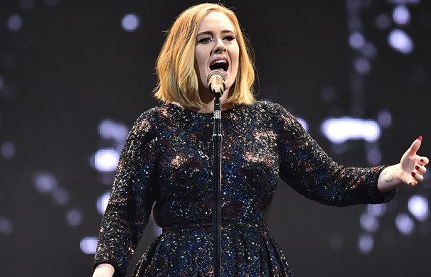 Hủy ngang tour, Adele bị lên án làm việc thiếu chuyên nghiệp và khiến fan mất tiền vô ích - Ảnh 1.