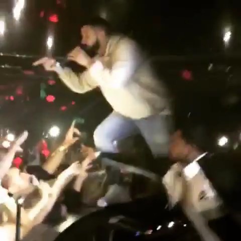 Drake đang rap thì bất ngờ dừng lại để quát tên yêu râu xanh sờ soạng khán giả nữ - Ảnh 4.