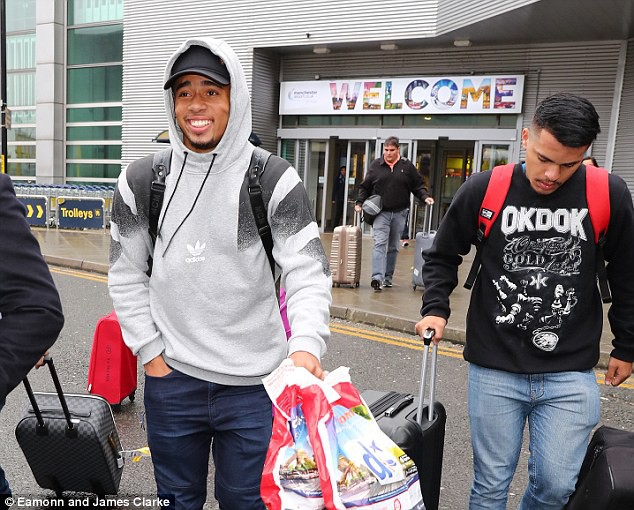 Gabriel Jesus và quá khứ suýt… què cả 2 chân - Ảnh 4.