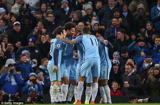 Sao Man City đua… gà mừng năm con gà 2017 - Ảnh 6.