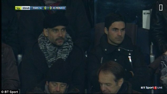 Guardiola ngồi cạnh siêu mẫu Nga do thám đối thủ - Ảnh 4.
