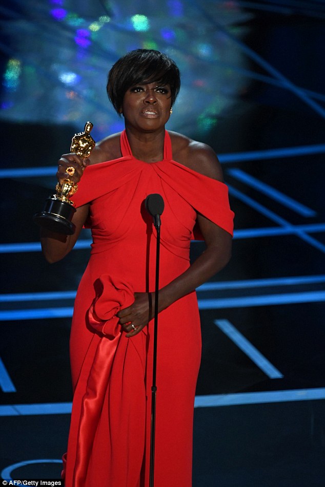 Viola Davis - Nữ minh tinh vừa thắng giải Oscar từng nghèo đến nỗi phải kiếm ăn trong thùng rác - Ảnh 1.